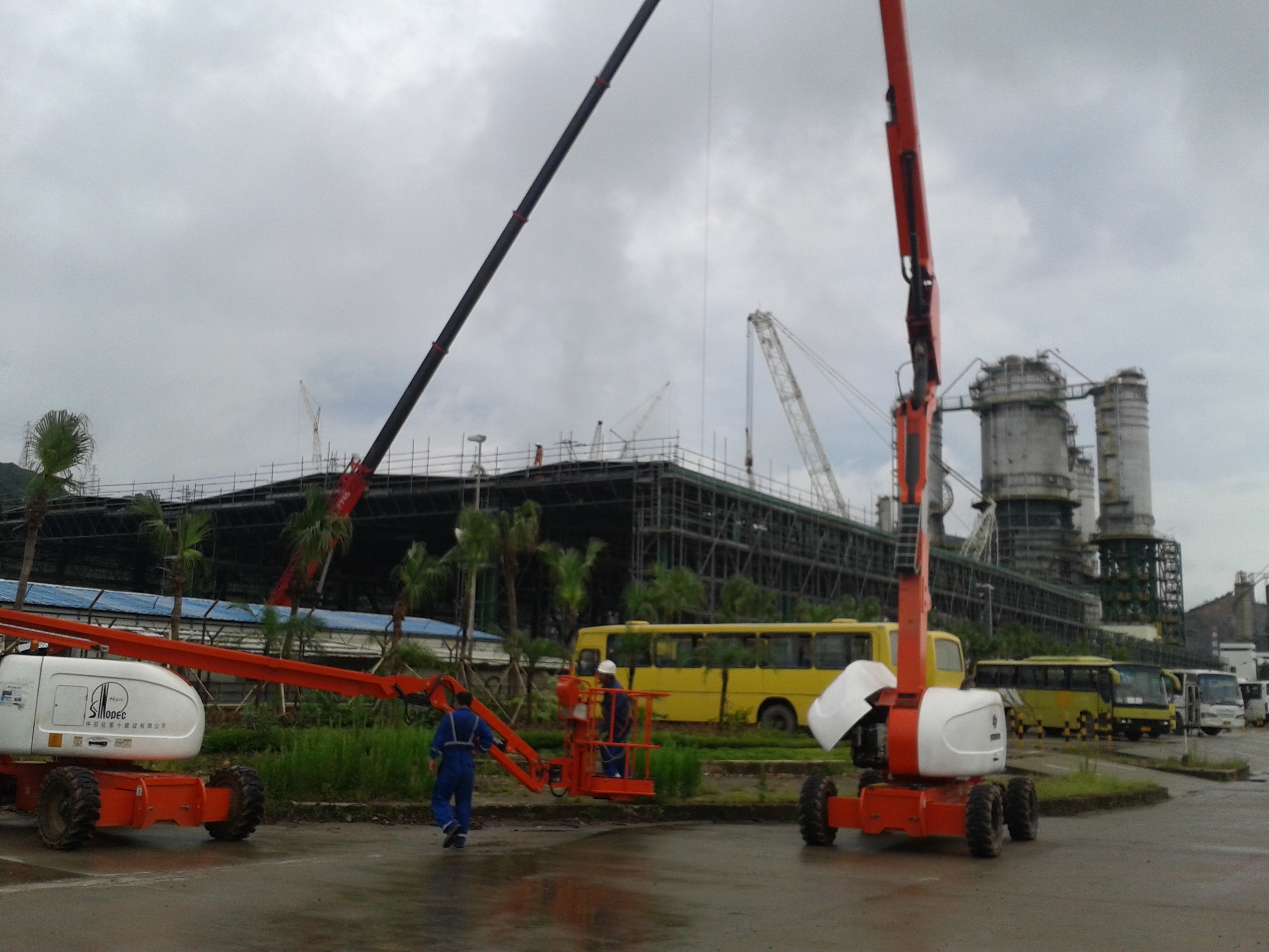 星邦重工GTZZ18J高空作业平台在珠海BP化工建设场地